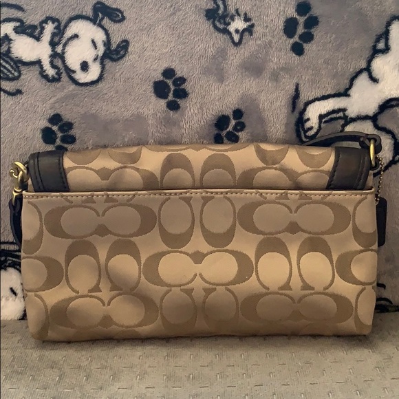 NWOT Coach wristlet - Picture 2 of 5